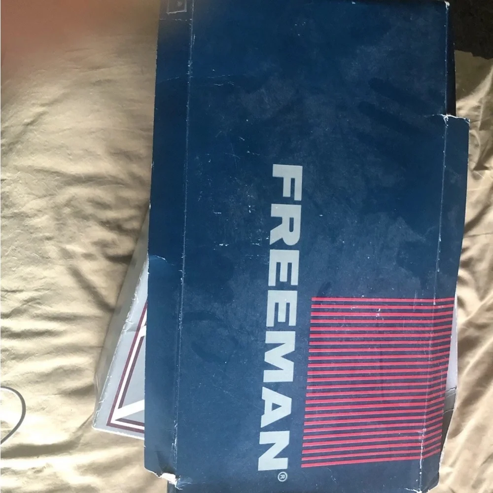 freeman polished black